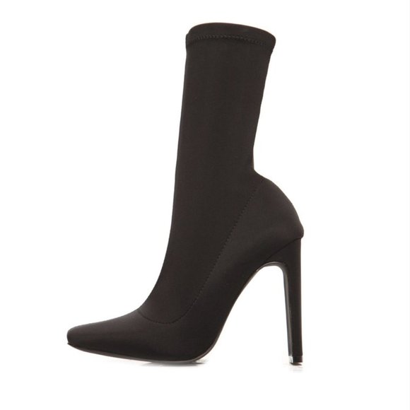 FASHION NOVA • Sleek Sock-Like Bootie • Size 9 - Picture 1 of 7